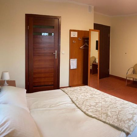 Hotel Gryf Kościerzyna Buitenkant foto