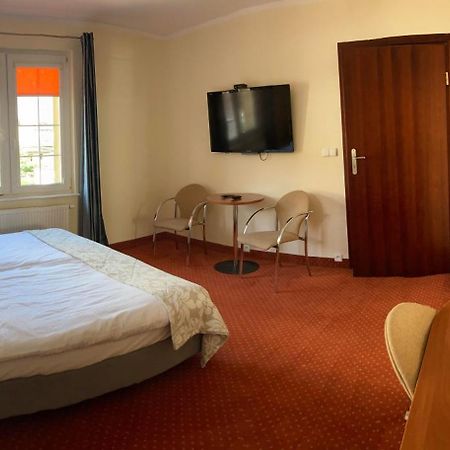 Hotel Gryf Kościerzyna Buitenkant foto