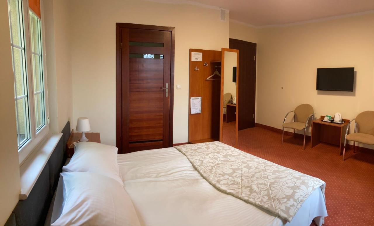 Hotel Gryf Kościerzyna Buitenkant foto