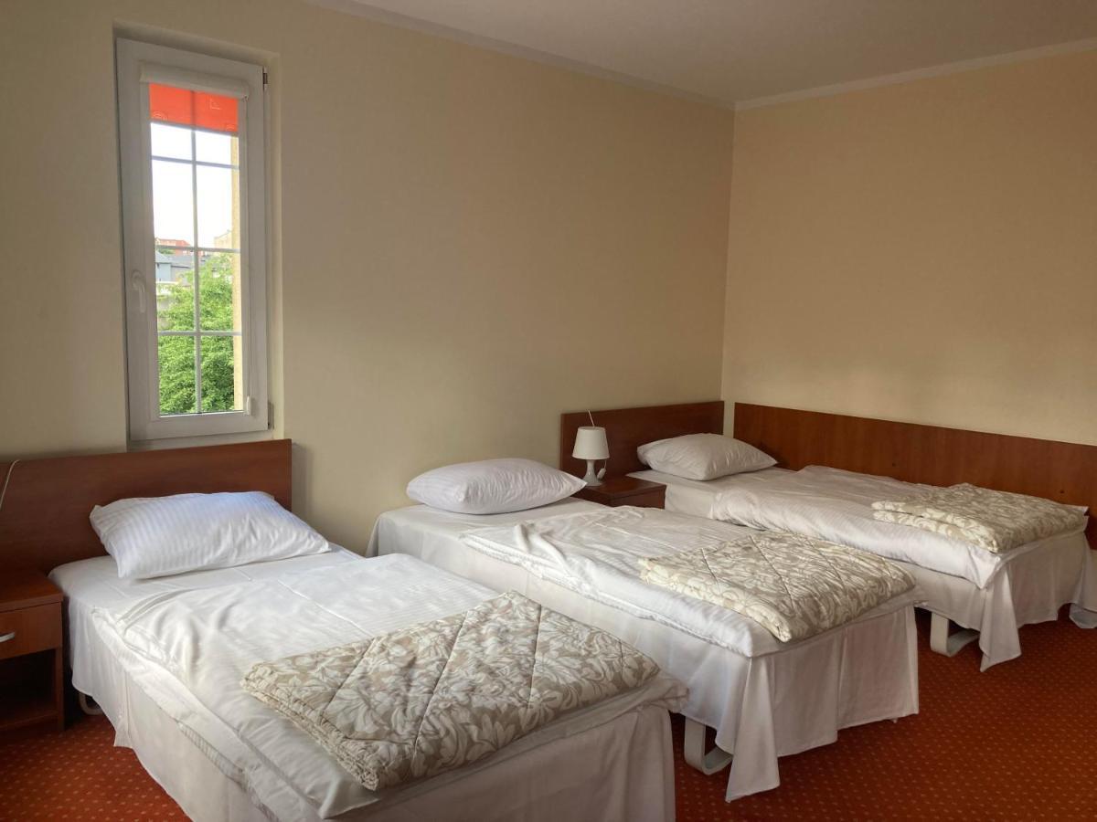 Hotel Gryf Kościerzyna Buitenkant foto