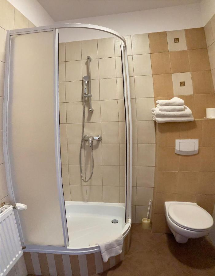 Hotel Gryf Kościerzyna Buitenkant foto