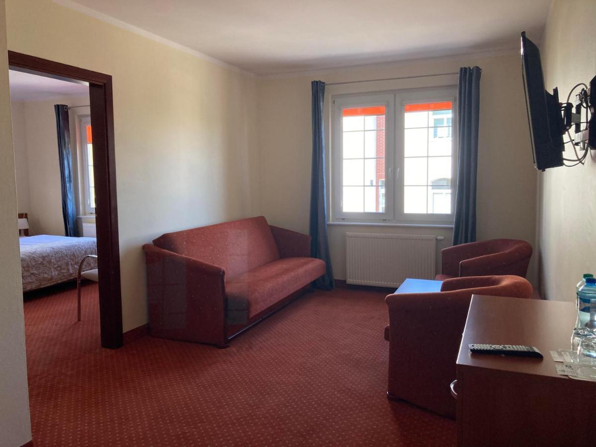 Hotel Gryf Kościerzyna Buitenkant foto