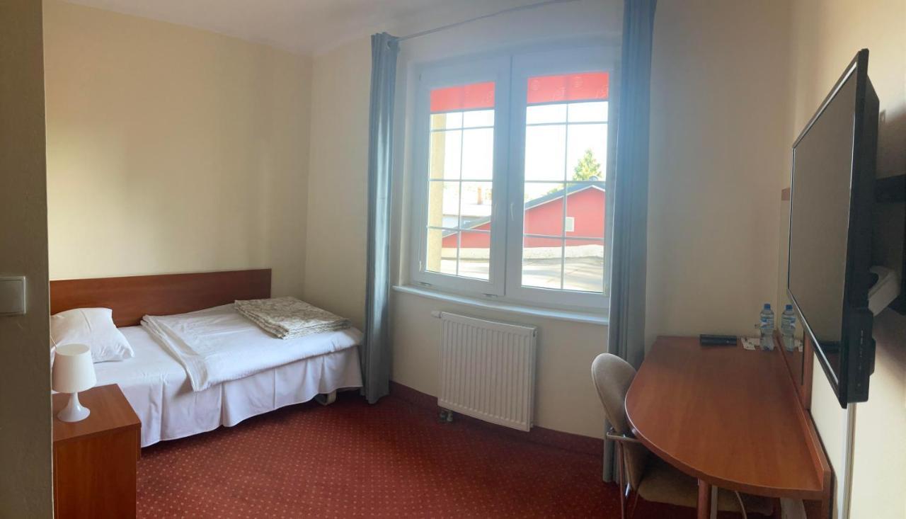 Hotel Gryf Kościerzyna Buitenkant foto