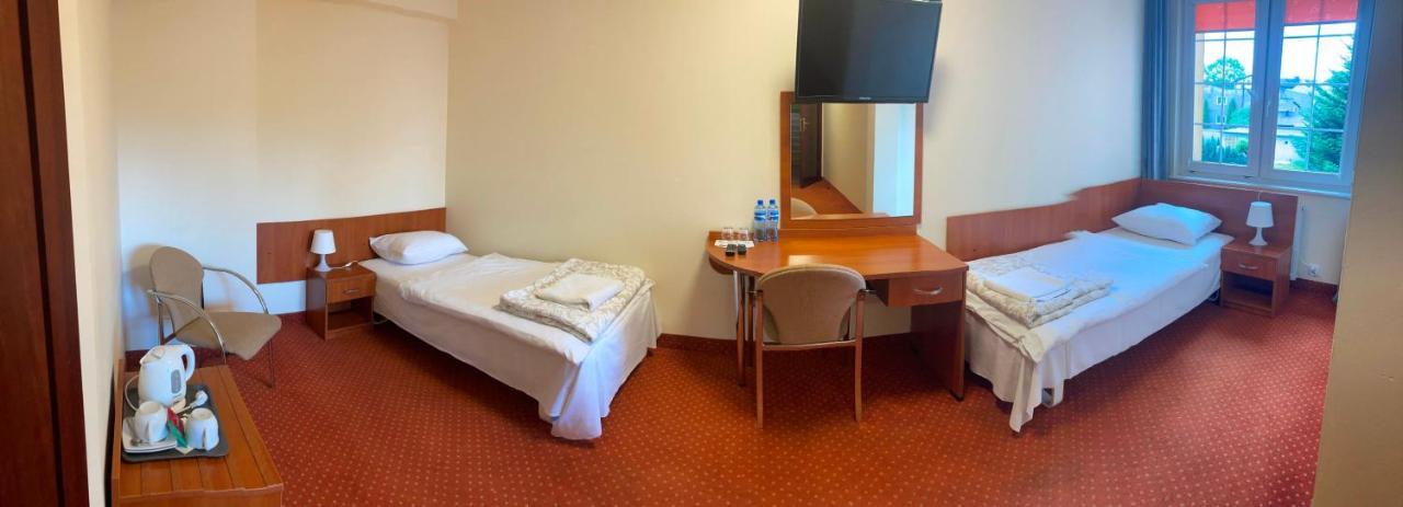 Hotel Gryf Kościerzyna Buitenkant foto