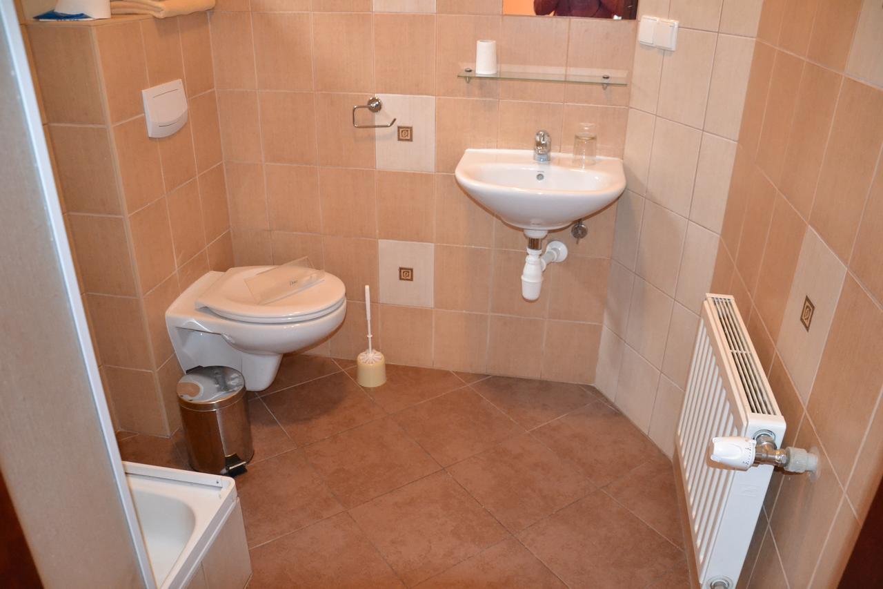 Hotel Gryf Kościerzyna Buitenkant foto