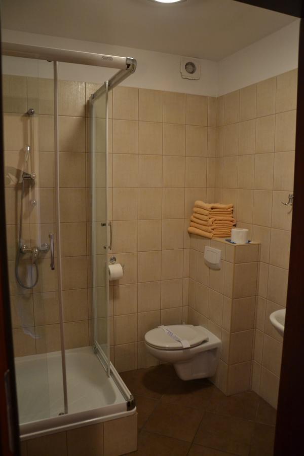 Hotel Gryf Kościerzyna Buitenkant foto