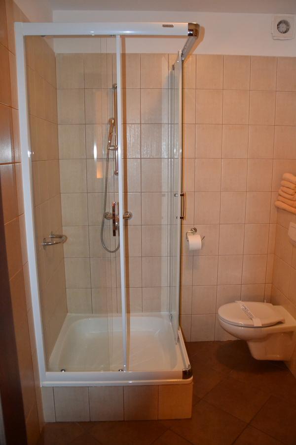 Hotel Gryf Kościerzyna Buitenkant foto