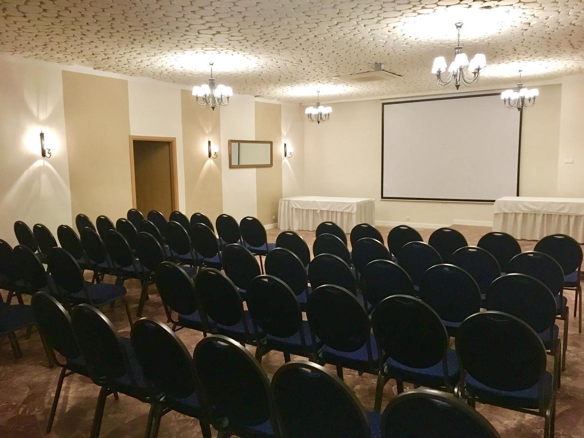 Hotel Gryf Kościerzyna Buitenkant foto